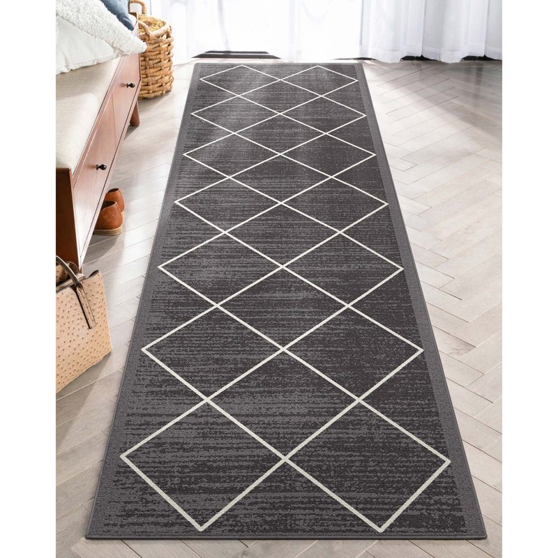 Tapis gris foncé Gioanna Clover, Tapis de couloir 2 pi 7 po x 9 pi 10 po