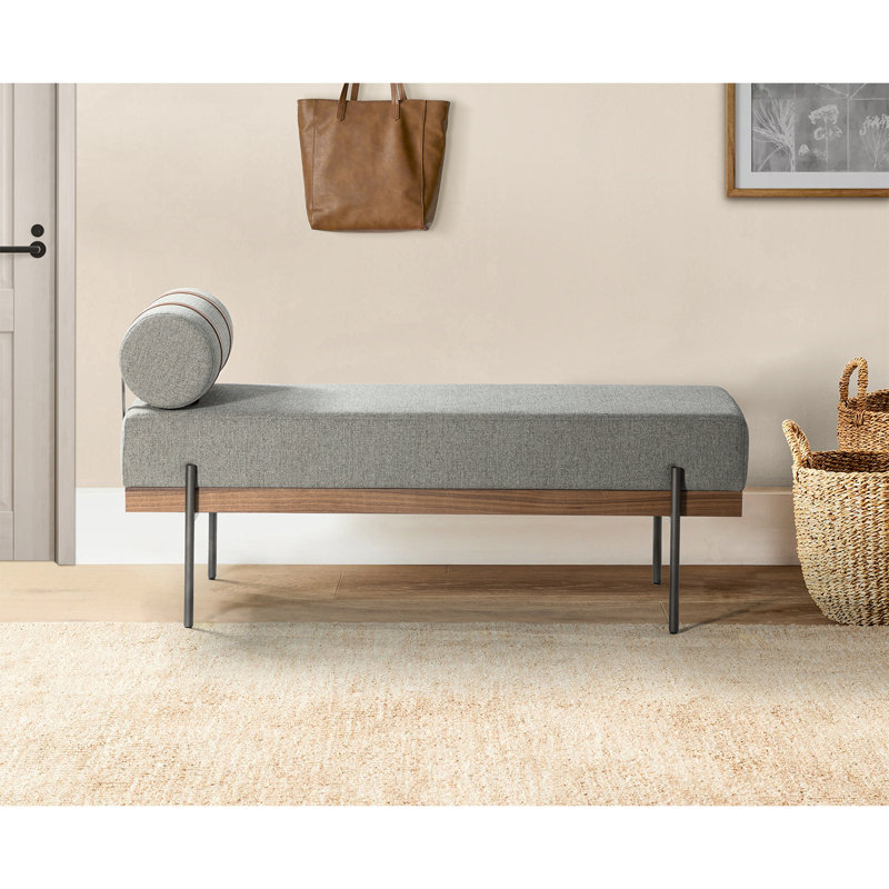 Banc industriel Michalak de 122 cm de long avec coussin et structure en bois massif, Gris