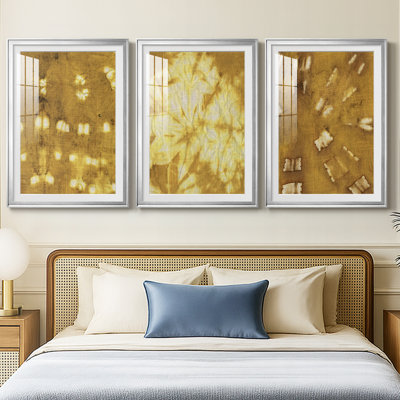 Turmeric Sunrise I - reproduction sur mesure encadrée de qualité supérieure - 3 pièces