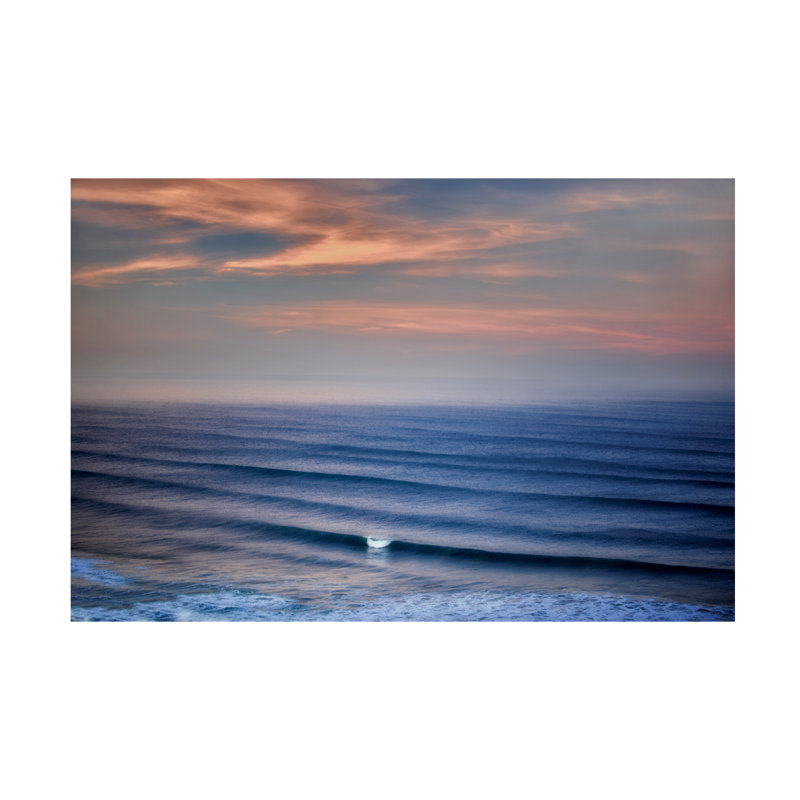 «Waves 2» par Dennis Frates - photographie sur toile tendue, H 30 po x l 47 po x P 2 po