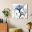 «Blue Xray Floral» par Albert Koetsier - reproduction de photo non encadrée sur verre