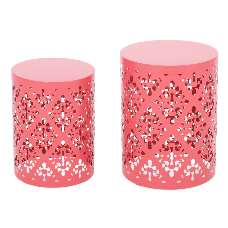 Élégantes tables de bout en métal S / 2, conception florale taillée en fer, couleur corail, structure thermolaquée, sans assemblage, l 13,75 po x P 13,75 po et H 11,75 po, P 11,75 po, H 15,75 po