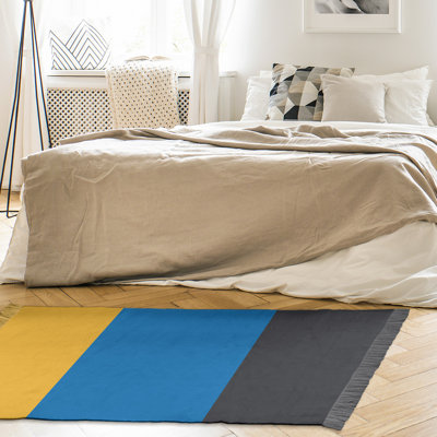 Tapis rayé 4,6 pi x 5,5 po jaune/bleu/ardoise