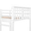 Lit simple au-dessus d'un lit superposé blanc avec glissade et fabrication ferme - Option de chambre à coucher confortable, charmante et charmante