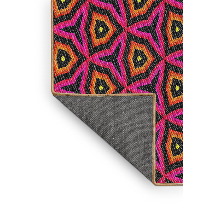 Tapis rose/orange/noir tissé à la machine, Rectangle 5 pi x 8 pi