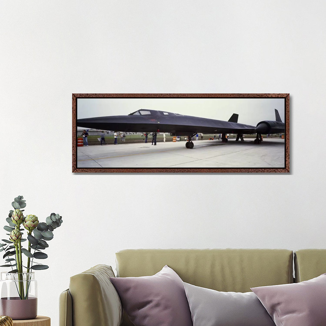 Lockheed SR-71 Blackbird On A Runway von Panoramic Images - Panoramic Gallery-Wrapped Canvas Giclée on Canvas