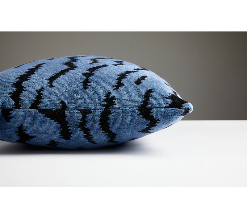 Wild Glamour Silk Pillow Cover & Insert, Silver/Black, 14" H x 22" W x 1" D