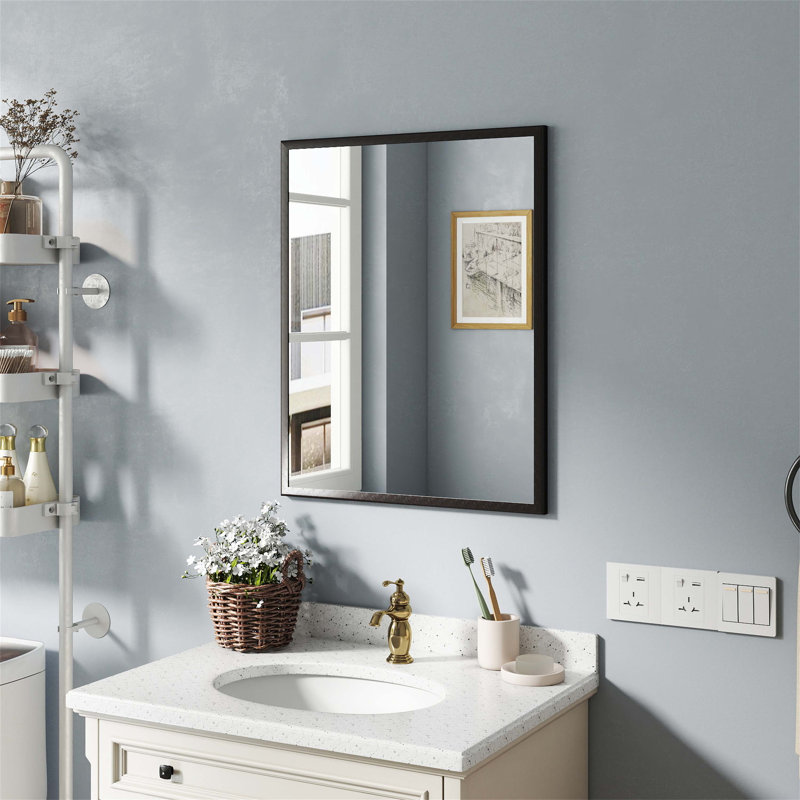 Miroir noir en aluminium durable de 24 pouces pour les salles de bain compactes, design élégant et moderne avec une réflexion claire