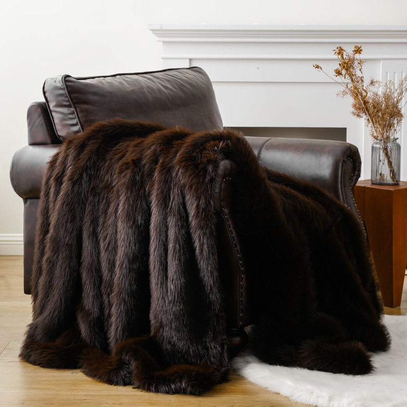 Luxury Faux Fur Throw Blanket, Large Soft Warm Cozy Fuzzy Fluffy Fur Blankets and Throws for Bed, Home Decor, King Size Fur Blanket with Long Pile