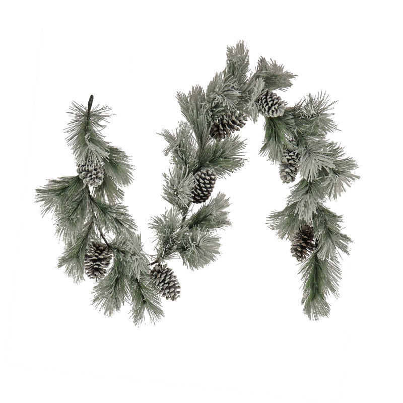 Guirlande en plastique The Holiday Aisle® Snowy Pine
