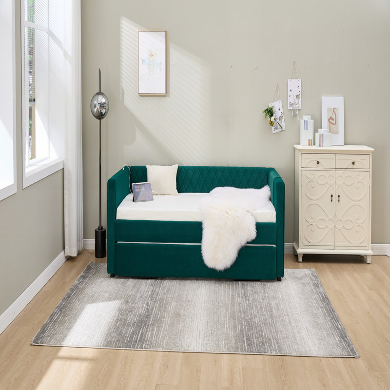 Emerald Velvet Daybed with Sturdy Wooden Frame, Modern Diamond Grid Pull-Out Design for Versatile Home Use, Emerald