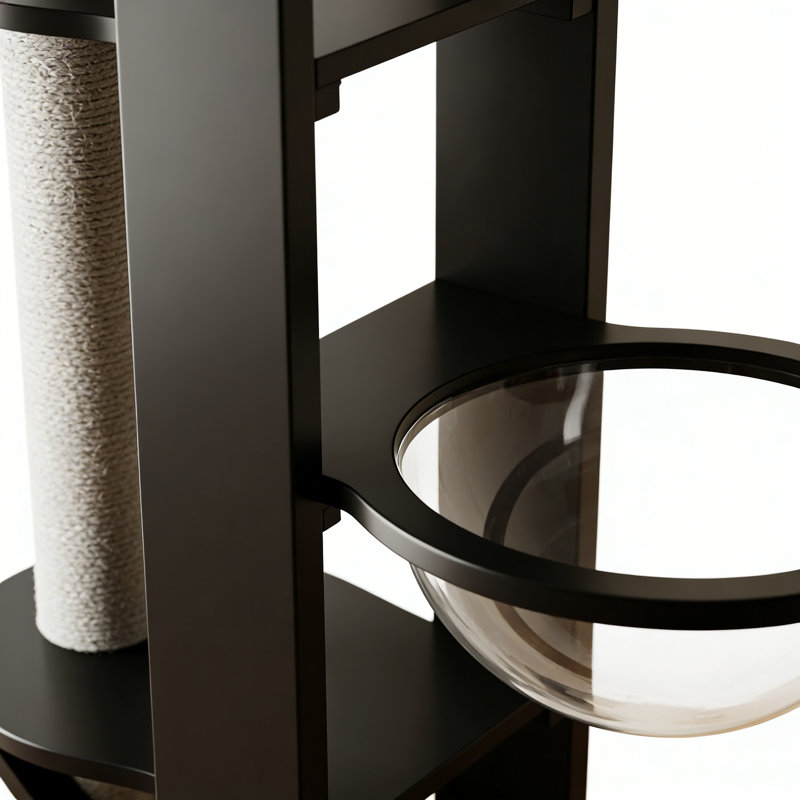 Structure simple d'escalade pour chat noir