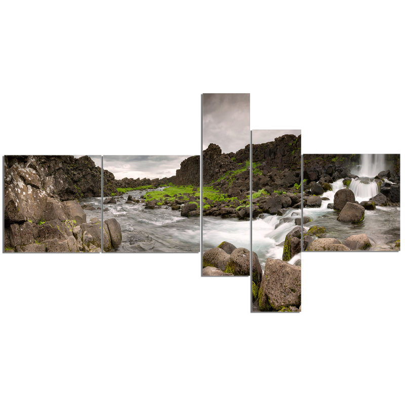 « spectaculaire oxarafoss cascades », reproduction de photo à multiples images sur toile
