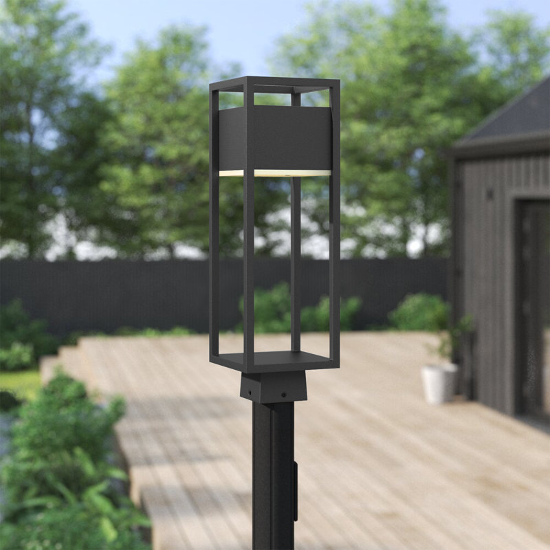 Tête de lanterne DEL câblée 1 lumière H 19,75 po Esquibel, H 19,75 po x l 6,25 po x P 6,25 po