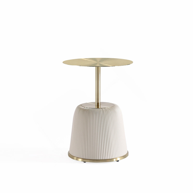 Table de bout en crème