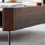Table basse à quatre pieds avec rangement
