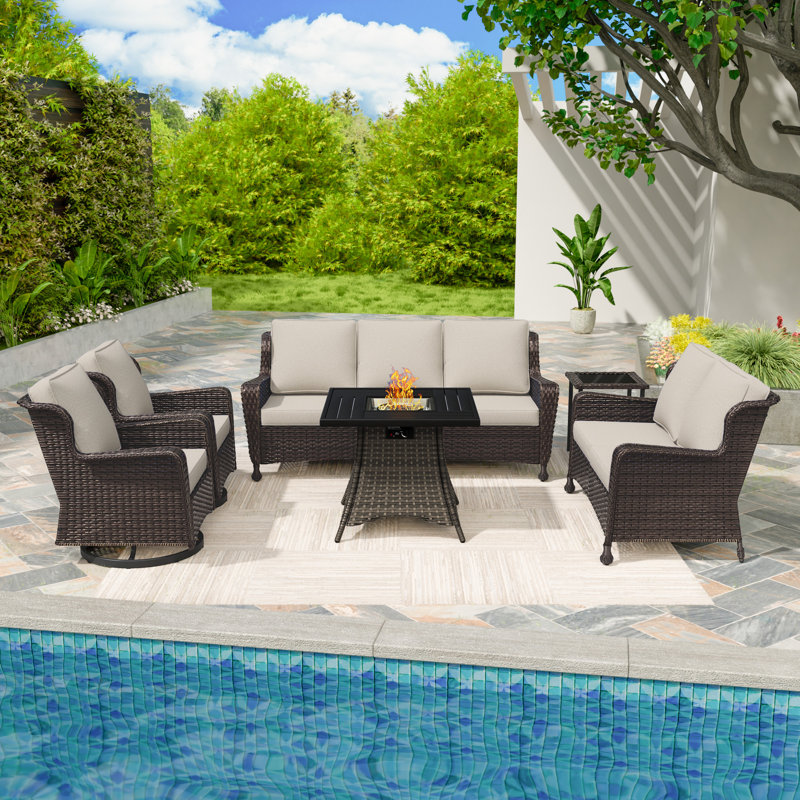 Chaises pivotantes pour 7 personnes avec foyer extérieur et coussins beiges pour 7 personnes, Beige