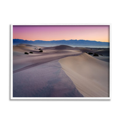 «Desert Dunes Pink Sunrise» par Sally Swatland - photographie