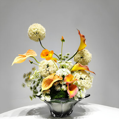 Ornements de fleurs simulées
