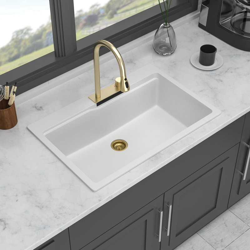 Évier de cuisine à fixation en cascade avec robinet rétractable 33 po x 22 po x 10 po en granite composite blanc