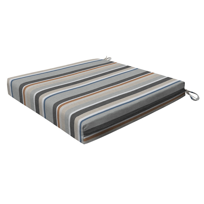 Coussin de siège d'extérieur carré Meridian, L 18 po x P 17,5 po, Rayures gris cendré