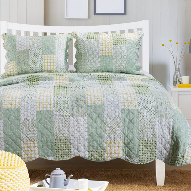 King White Cotton Reversible Quilt Set with Scallop Embellishment
