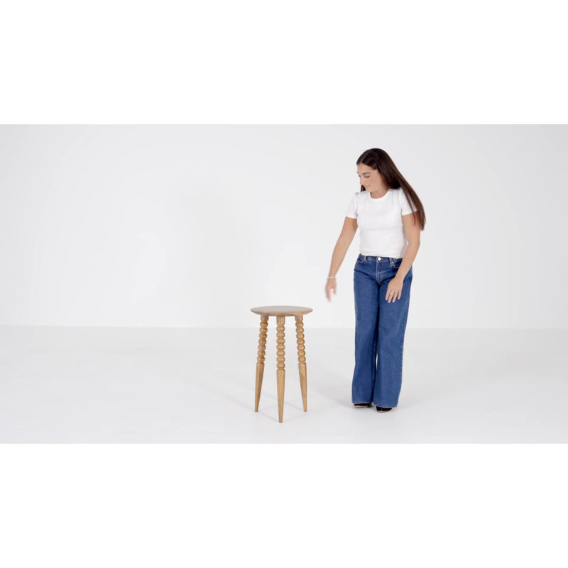 Warm Natural Wood Round Accent Table with Sculpted Legs