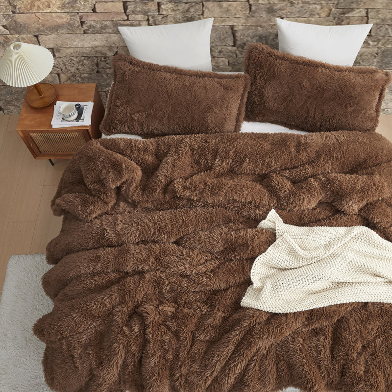 Ensemble d'édredon en fausse fourrure Coma, Brun, Édredon pour très grand lit + 2 très grandes ta