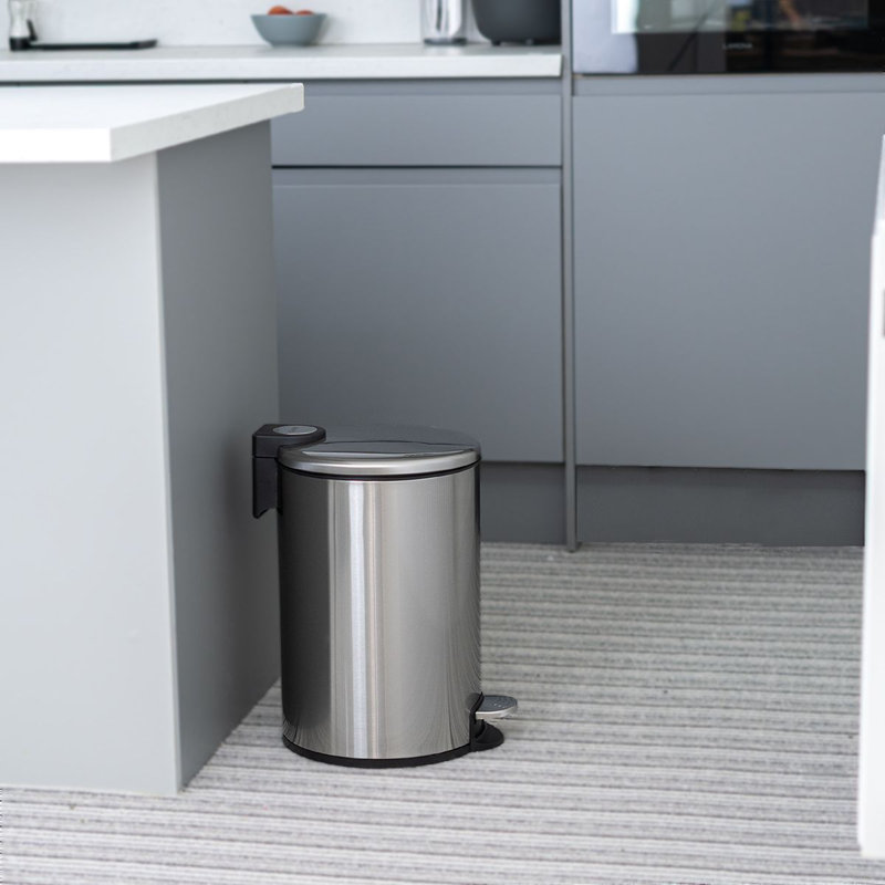 Yeung Steel Step On Kitchen Trash Can, 20