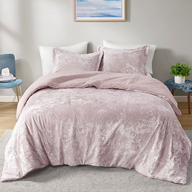 Literie de luxe - double / grand, velours mauve et édredon douillet