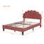 Lit plateforme tapissier pleine grandeur avec tête de lit en velours rouge à motif floral unique, aucun sommier requis