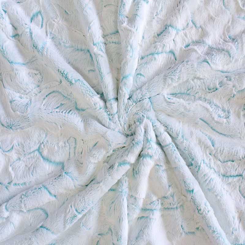 Couverture en polyester Whisper Dog, 17 po x 14 po, Lis