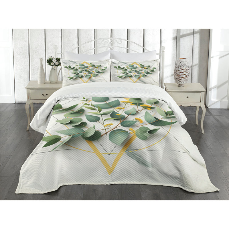 Floral Coverlet, Queen Coverlet / Bedspread + 2 Standard Shams