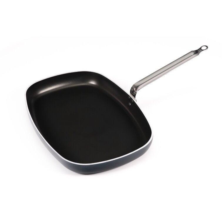 Black Carbon Steel Frying Pan (12 5/8), Matfer Bourgeat