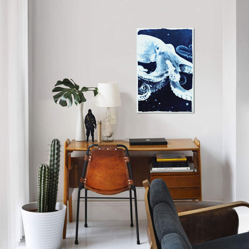 «Indigo Octopus», reproduction sur toile, H 26 po x l 18 po x P 1,5 po, Pas de tapis, Toile tendue