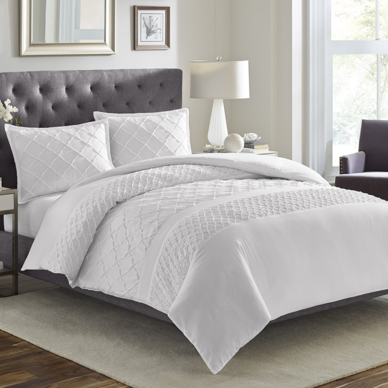 Betsey Johnson Soft Satin Pillowcase Set, King Duvet Cover + 2 King Shams