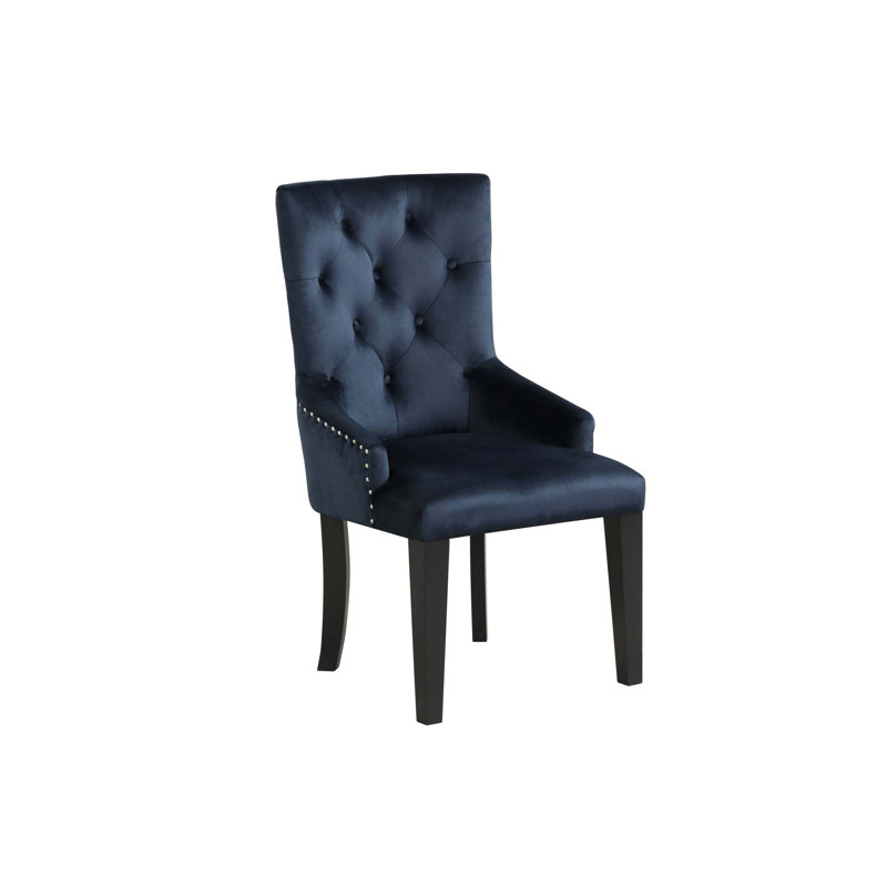 Chaise d'appoint rembourrée en velours Varian II avec structure robuste et design élégant pour un confort moderne