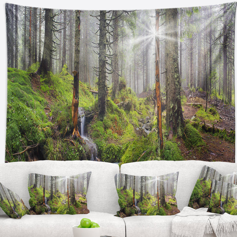 Tapisserie de forêt carpathian de polyester avec accessoires suspendus inclus Landscape, 32" H x 39" W