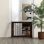 Barrière en bois pour chien, rétractable de 28 à 75 po, tapis antidérapant et autoportant, pour l'intérieur, escalier, porte, soutien sécuritaire rayonnant brun, ton