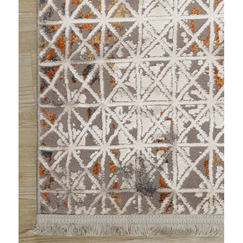 Tapis beige en polyester tissé à la machine Padminie, Rectangle 6 pi 7 po x 9 pi 6 po