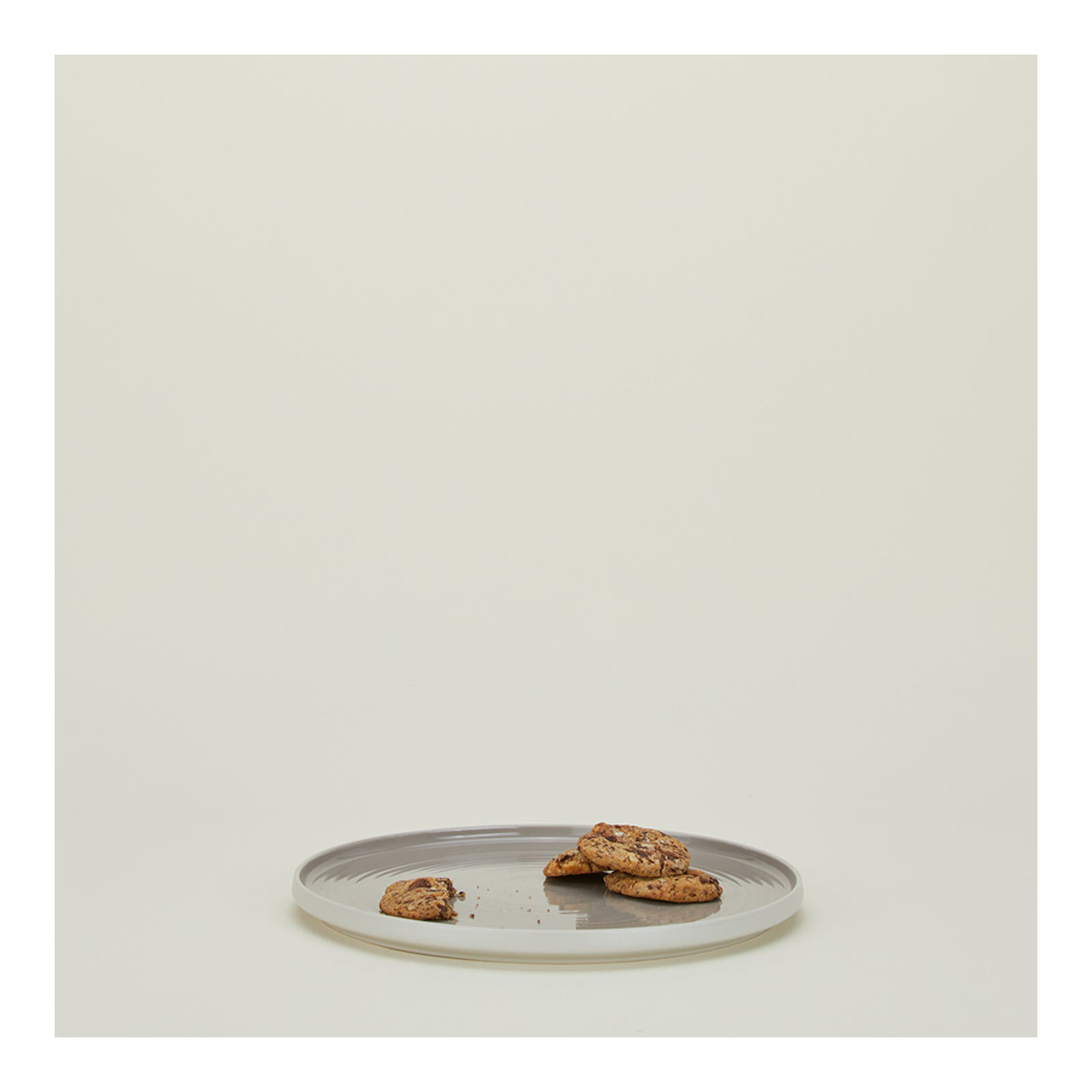 Round Platter, Gray