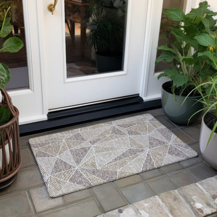 Itzayana Washable Geometric Indoor / Outdoor Rug