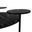 Table basse contemporaine avec deux tablettes, surface en faux marbre, base à trépied, bords arrondis, noir mat, style moderne et solide avec tablettes, surfaces, coins en métal pour trépied,