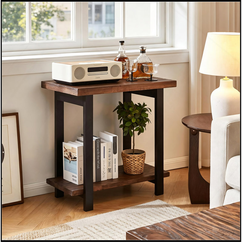 Table de bout industrielle à 2 niveaux, table d'appoint en bois massif avec plateau de table en pin vieilli et pieds en bois d'hévéa, table de chevet avec rangement pour le salon