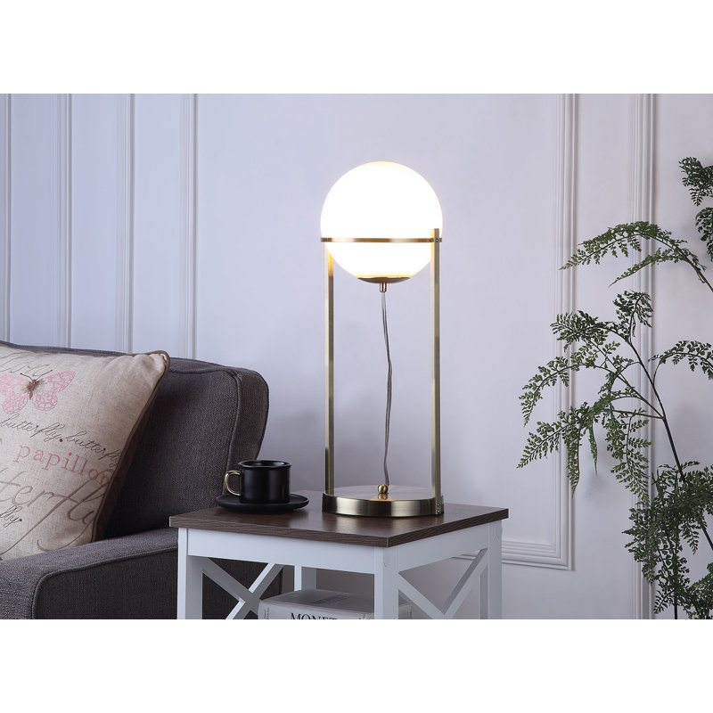 Vitto Metal Novelty Lamp, Gold
