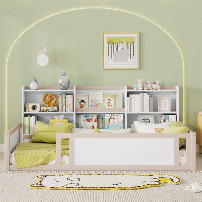 Lit plateforme simple en bois avec barrière de sécurité et tablettes de rangement latérales pratiques, base de lit pour enfant peu encombrante (sans matelas)