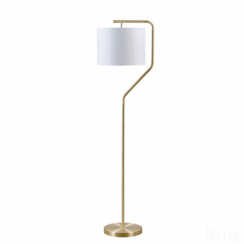Lampe sur pied angulaire en métal