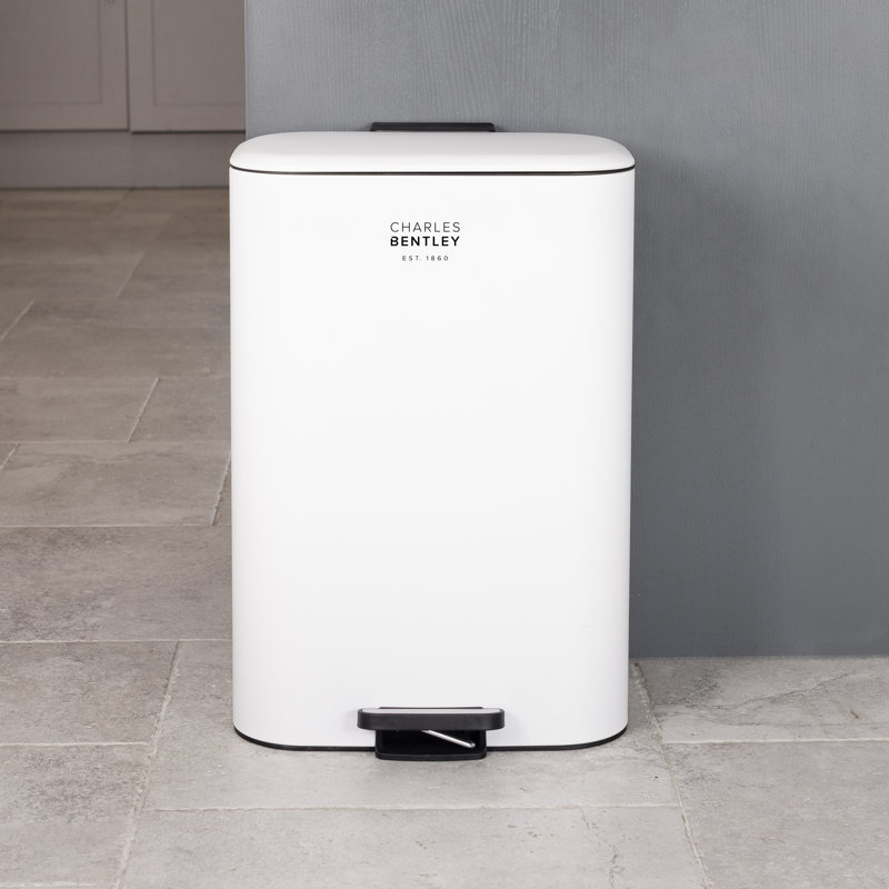SLIMLINE PEDAL BIN 30L MATT WHITE