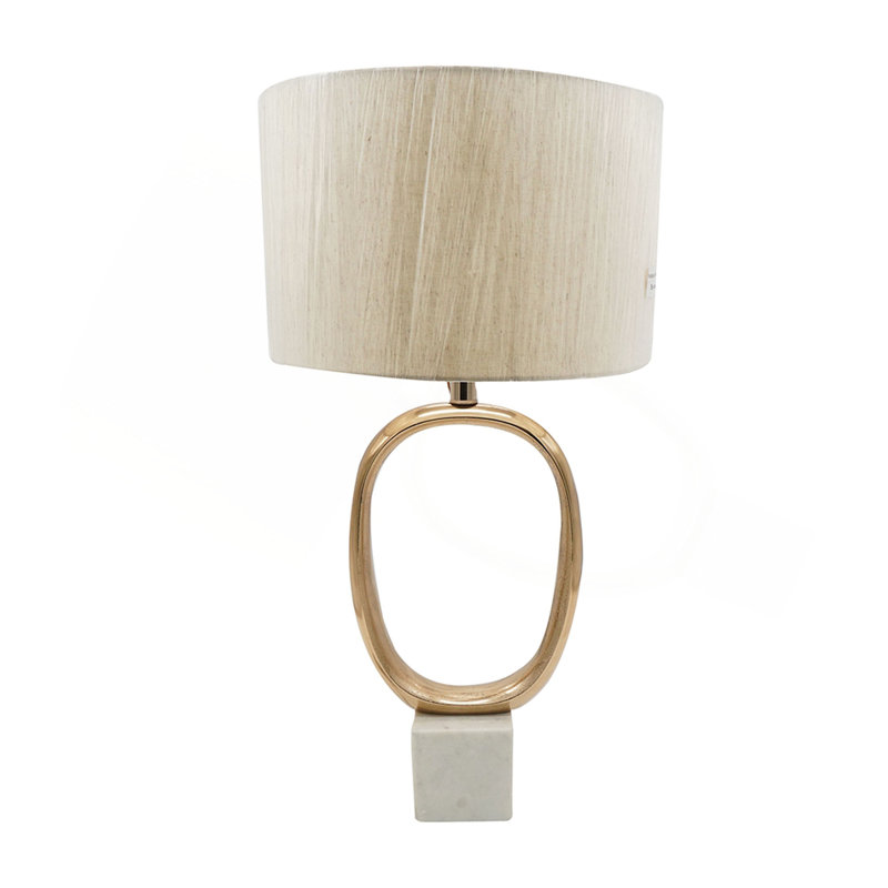 Lampe de table ovale en métal ajouré, abat-jour en lin, diamètre 14 x 28,5 pouces.