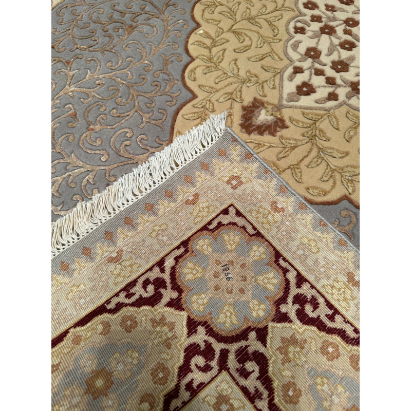 Original Hand Knotted Traditional Pattern Cream Wool Rug